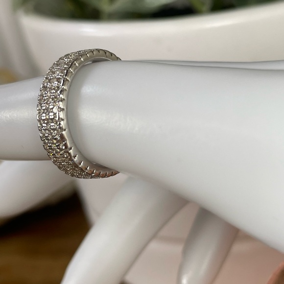 1.25 CARAT PAVE SAPPHIRE ring! Size 6 -Silver .925 - Picture 3 of 9